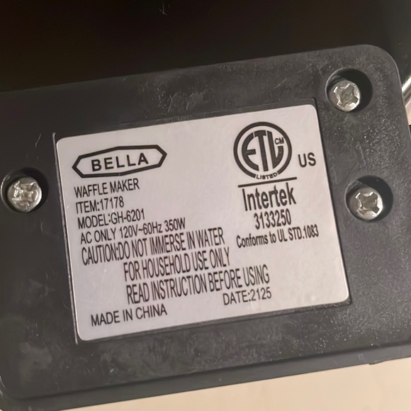 Bella - Mini Waffle Maker - Black : PREOWNED, BUT GREAT CONDITION. NO DAMAGES - Picture 6 of 13